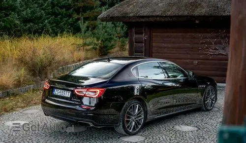MASERATI Quattroporte 