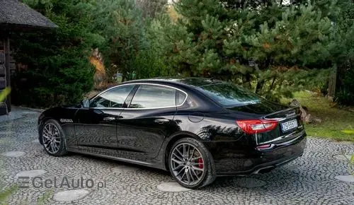 MASERATI Quattroporte 