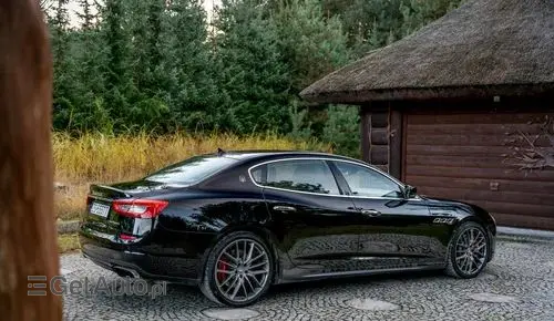 MASERATI Quattroporte 
