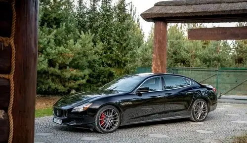 MASERATI Quattroporte 