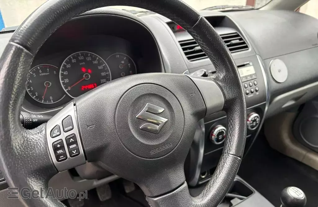 SUZUKI SX4 