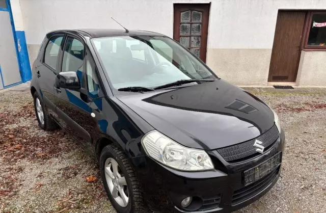 SUZUKI SX4 