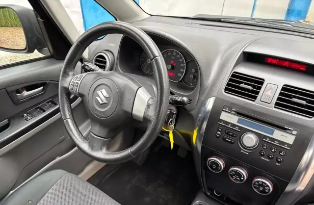 SUZUKI SX4 