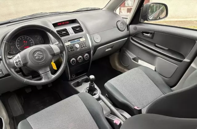 SUZUKI SX4 
