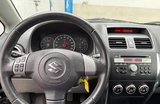 SUZUKI SX4 