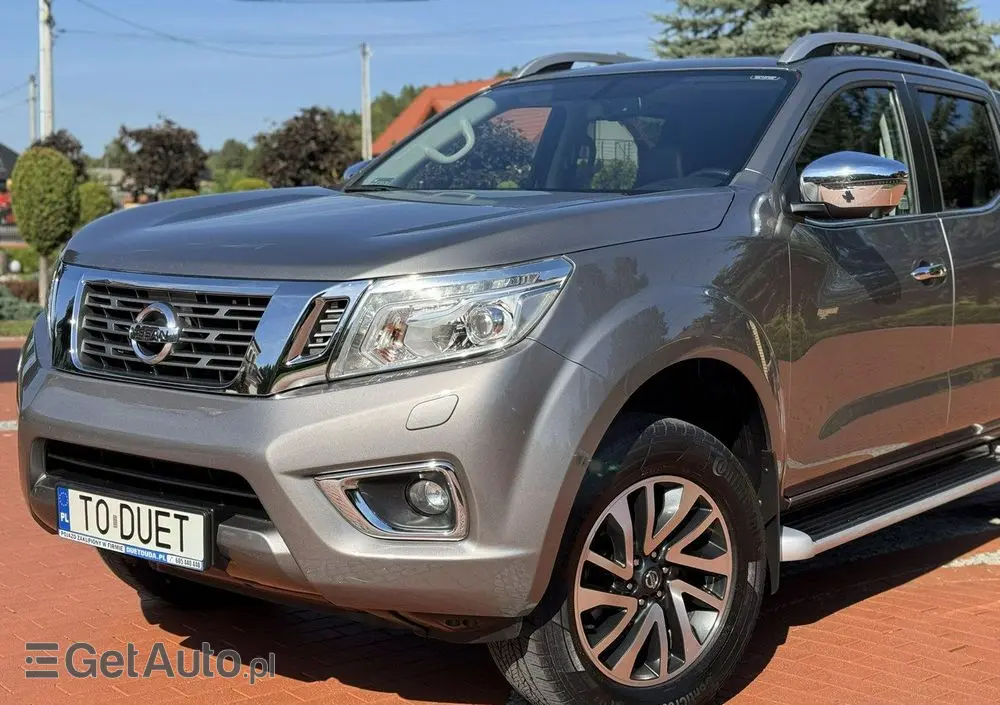 NISSAN Navara 