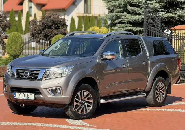 NISSAN Navara 