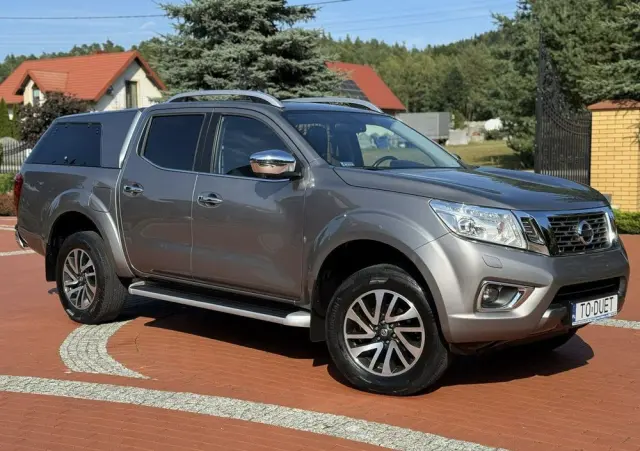 NISSAN Navara 