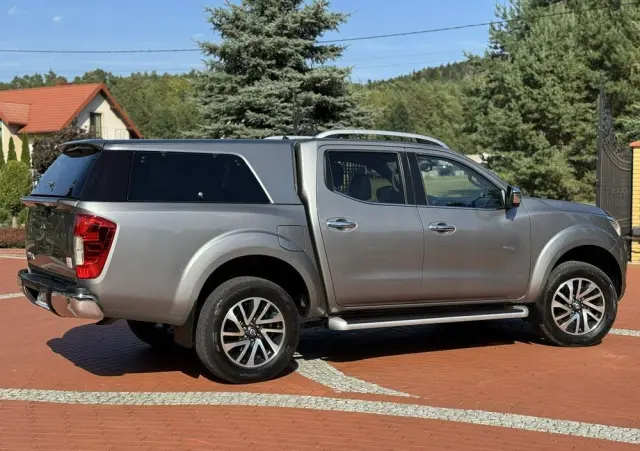 NISSAN Navara 