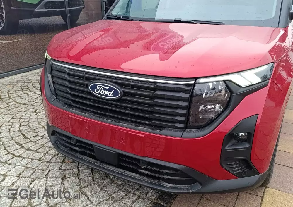 FORD Tourneo Courier 1.0 EcoBoost Titanium