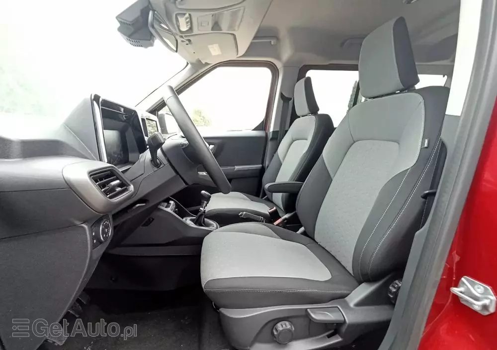 FORD Tourneo Courier 1.0 EcoBoost Titanium