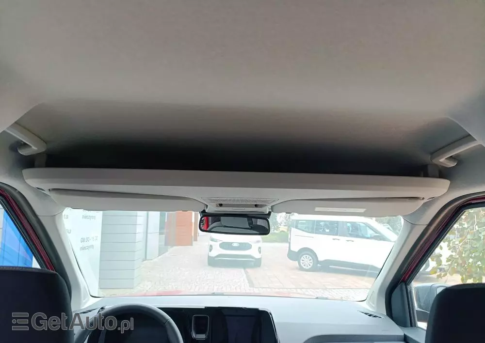 FORD Tourneo Courier 1.0 EcoBoost Titanium