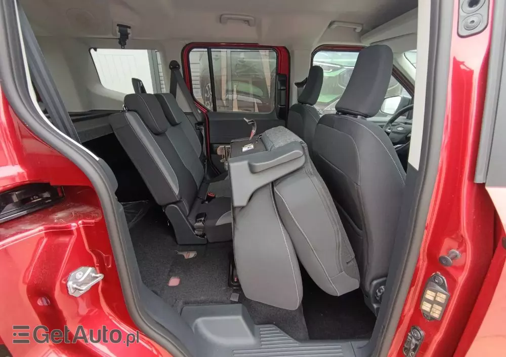FORD Tourneo Courier 1.0 EcoBoost Titanium