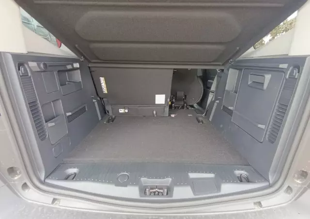 FORD Tourneo Courier 1.0 EcoBoost Titanium