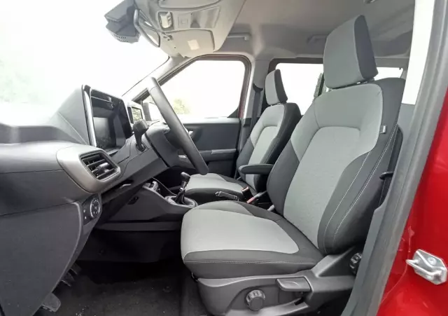 FORD Tourneo Courier 1.0 EcoBoost Titanium