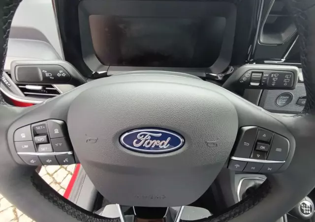 FORD Tourneo Courier 1.0 EcoBoost Titanium