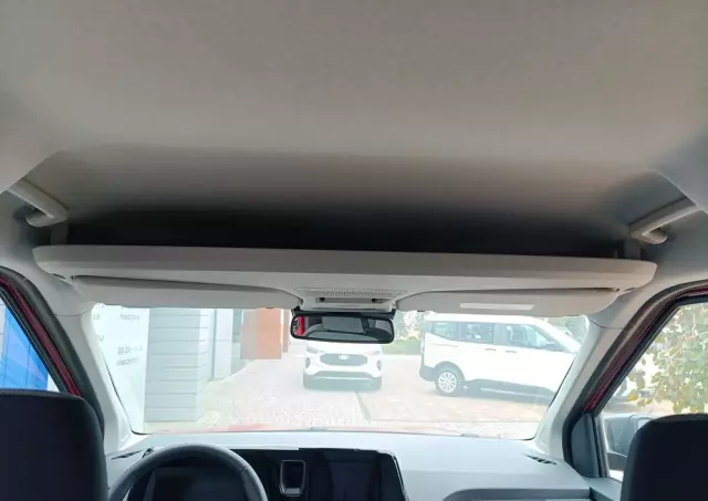 FORD Tourneo Courier 1.0 EcoBoost Titanium