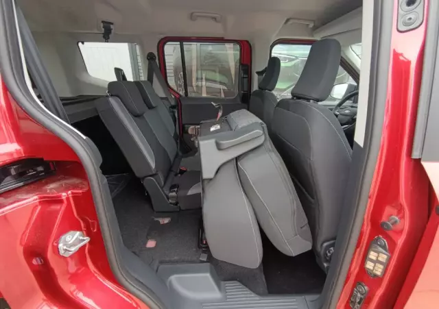 FORD Tourneo Courier 1.0 EcoBoost Titanium