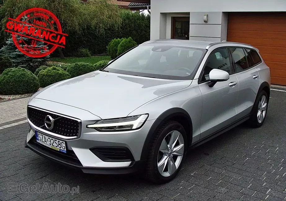 VOLVO V60 Cross Country D3 Geartronic Momentum