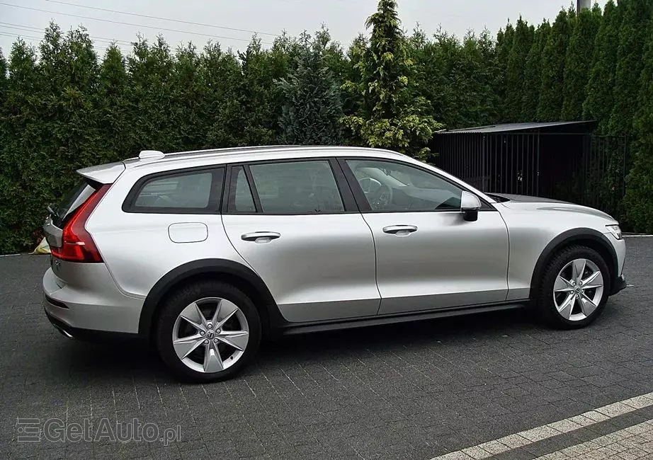 VOLVO V60 Cross Country D3 Geartronic Momentum