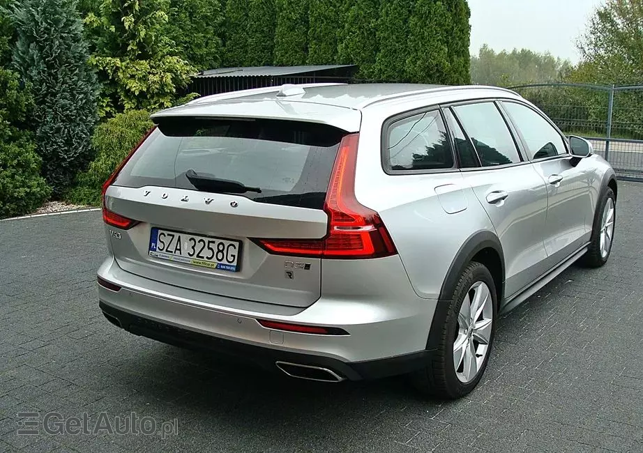 VOLVO V60 Cross Country D3 Geartronic Momentum