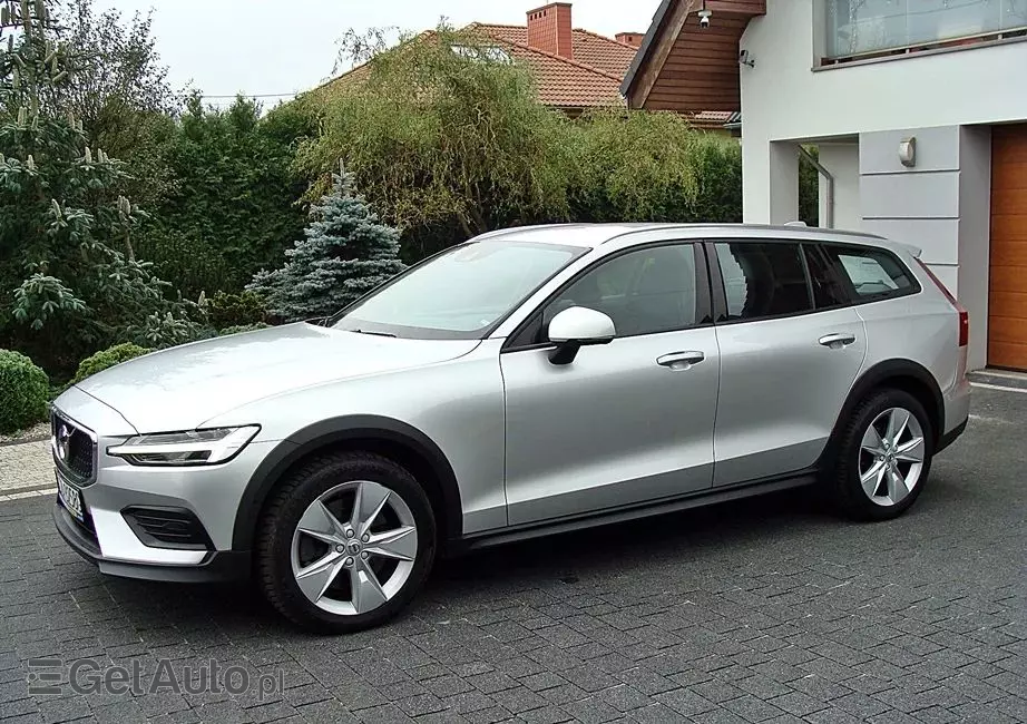 VOLVO V60 Cross Country D3 Geartronic Momentum