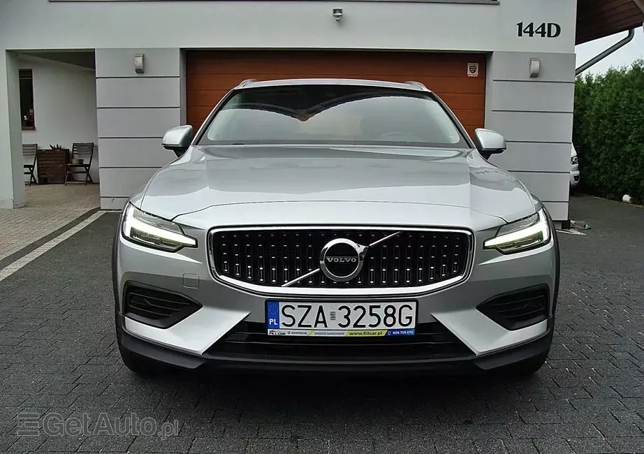 VOLVO V60 Cross Country D3 Geartronic Momentum