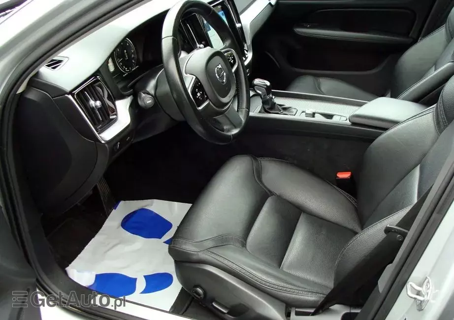 VOLVO V60 Cross Country D3 Geartronic Momentum