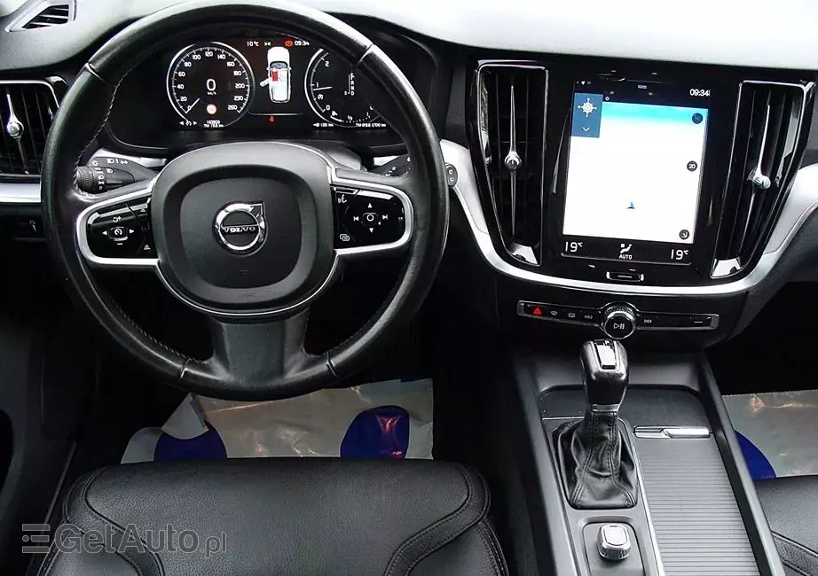 VOLVO V60 Cross Country D3 Geartronic Momentum