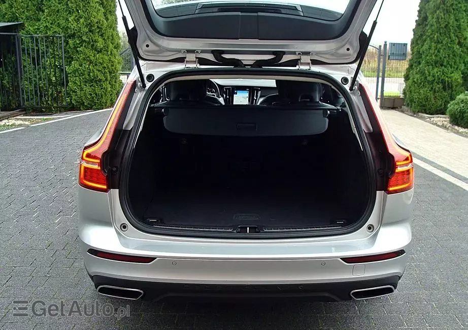 VOLVO V60 Cross Country D3 Geartronic Momentum