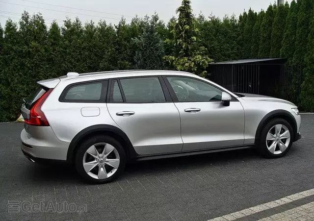 VOLVO V60 Cross Country D3 Geartronic Momentum