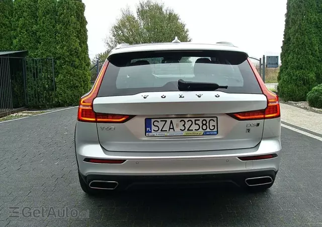 VOLVO V60 Cross Country D3 Geartronic Momentum