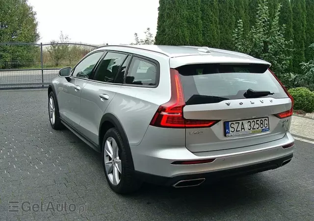 VOLVO V60 Cross Country D3 Geartronic Momentum