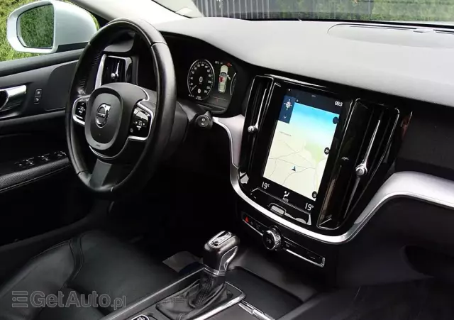 VOLVO V60 Cross Country D3 Geartronic Momentum