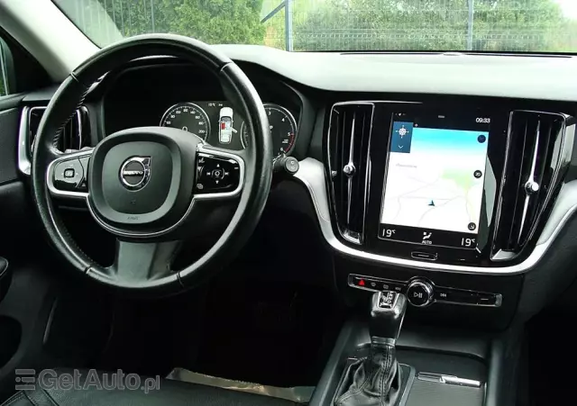 VOLVO V60 Cross Country D3 Geartronic Momentum