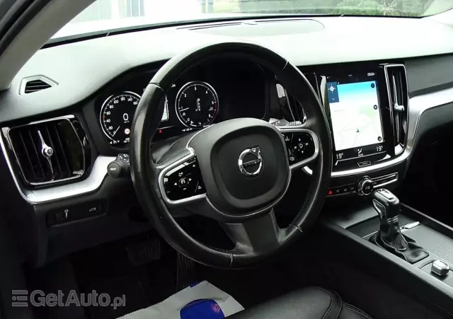 VOLVO V60 Cross Country D3 Geartronic Momentum
