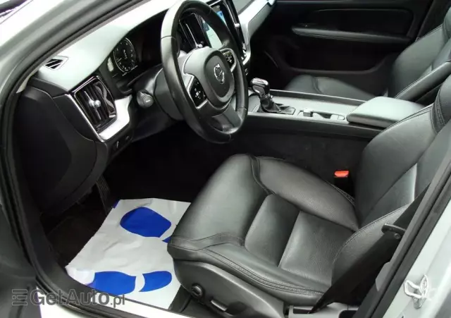 VOLVO V60 Cross Country D3 Geartronic Momentum