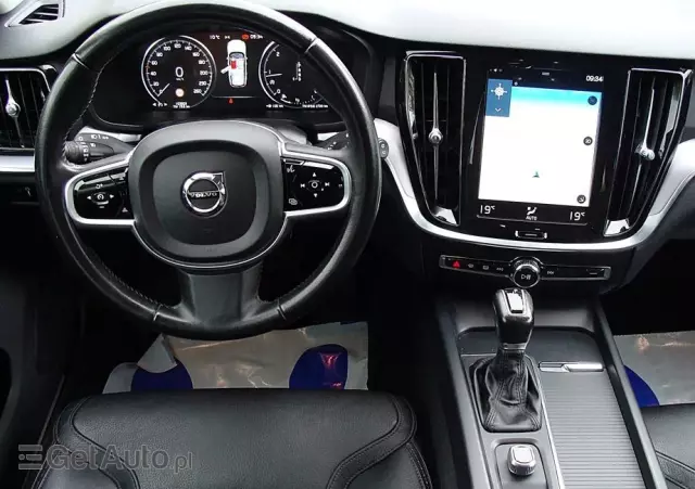 VOLVO V60 Cross Country D3 Geartronic Momentum