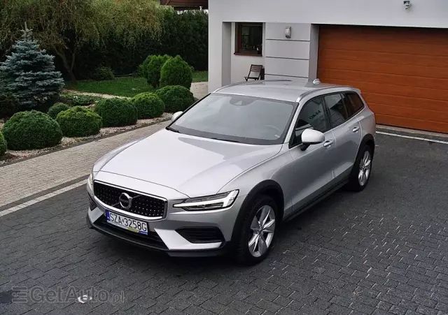 VOLVO V60 Cross Country D3 Geartronic Momentum
