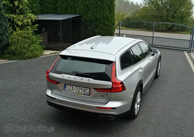 VOLVO V60 Cross Country D3 Geartronic Momentum