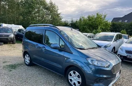 FORD Tourneo Courier 