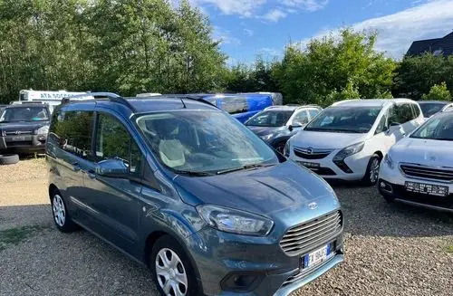 FORD Tourneo Courier 