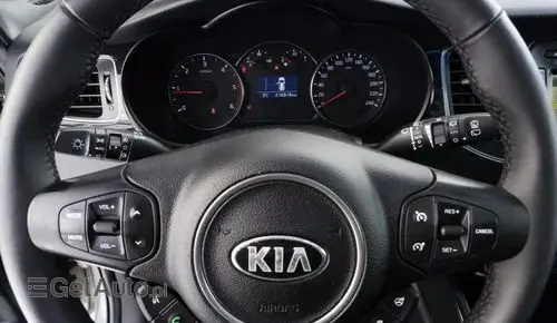 KIA Carens 