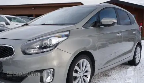 KIA Carens 