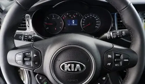 KIA Carens 