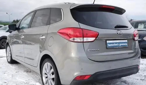 KIA Carens 