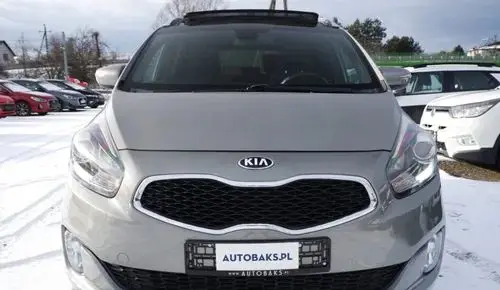 KIA Carens 