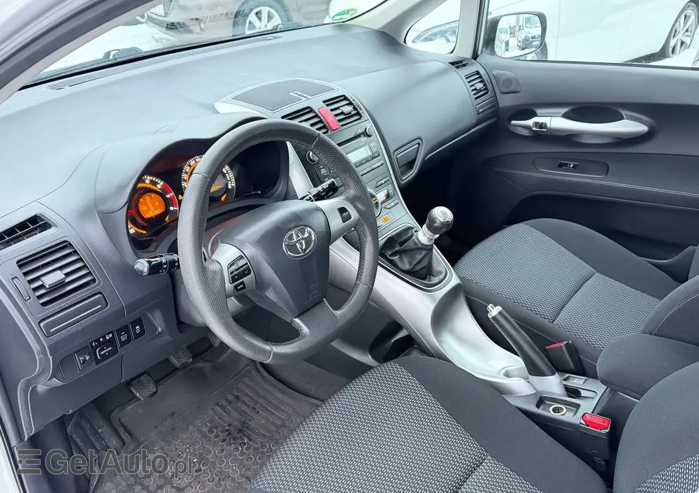 TOYOTA Auris 1.33 VVT-i Life