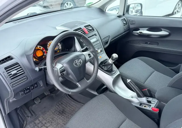 TOYOTA Auris 1.33 VVT-i Life