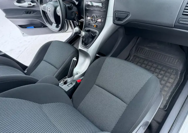 TOYOTA Auris 1.33 VVT-i Life